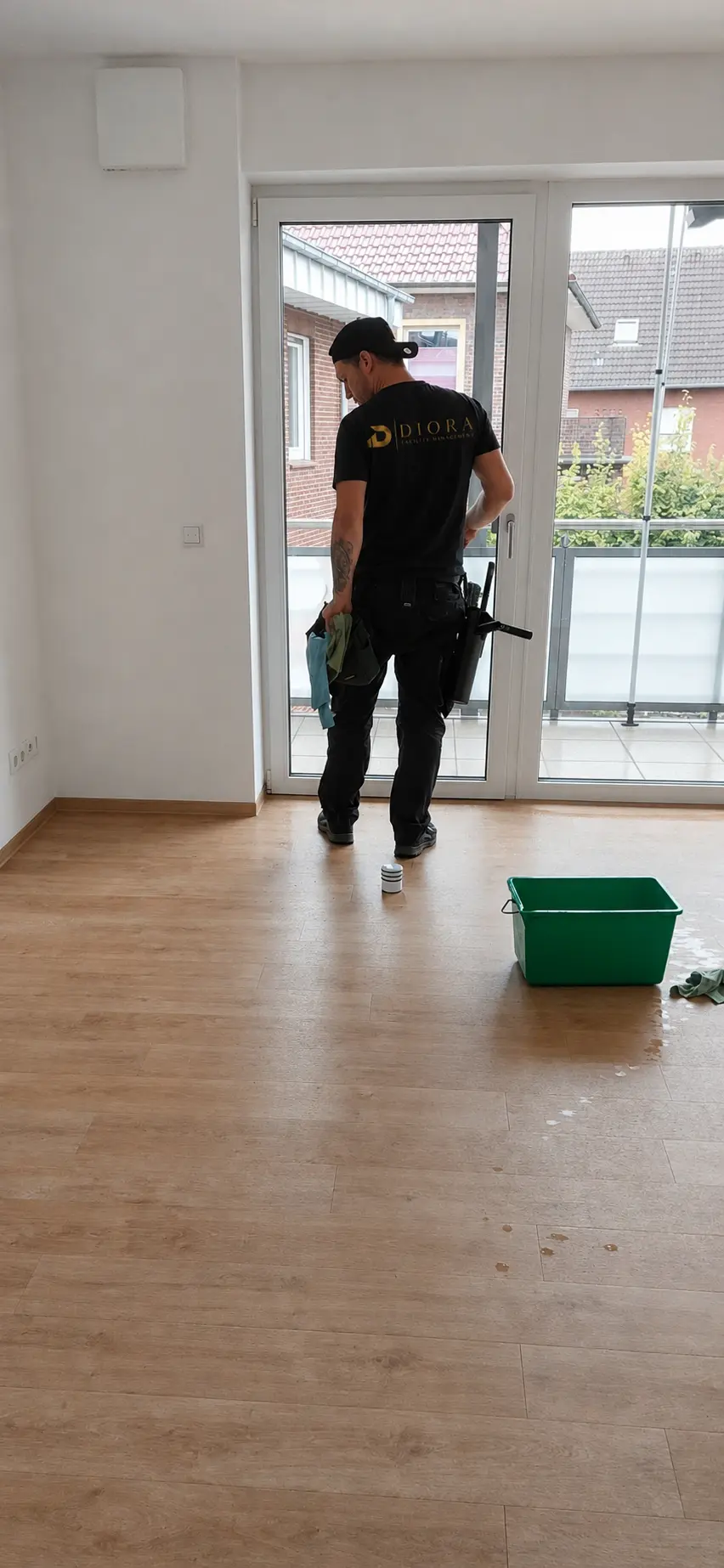 Fensterreinigung von innen am Balkon in Osnabrück