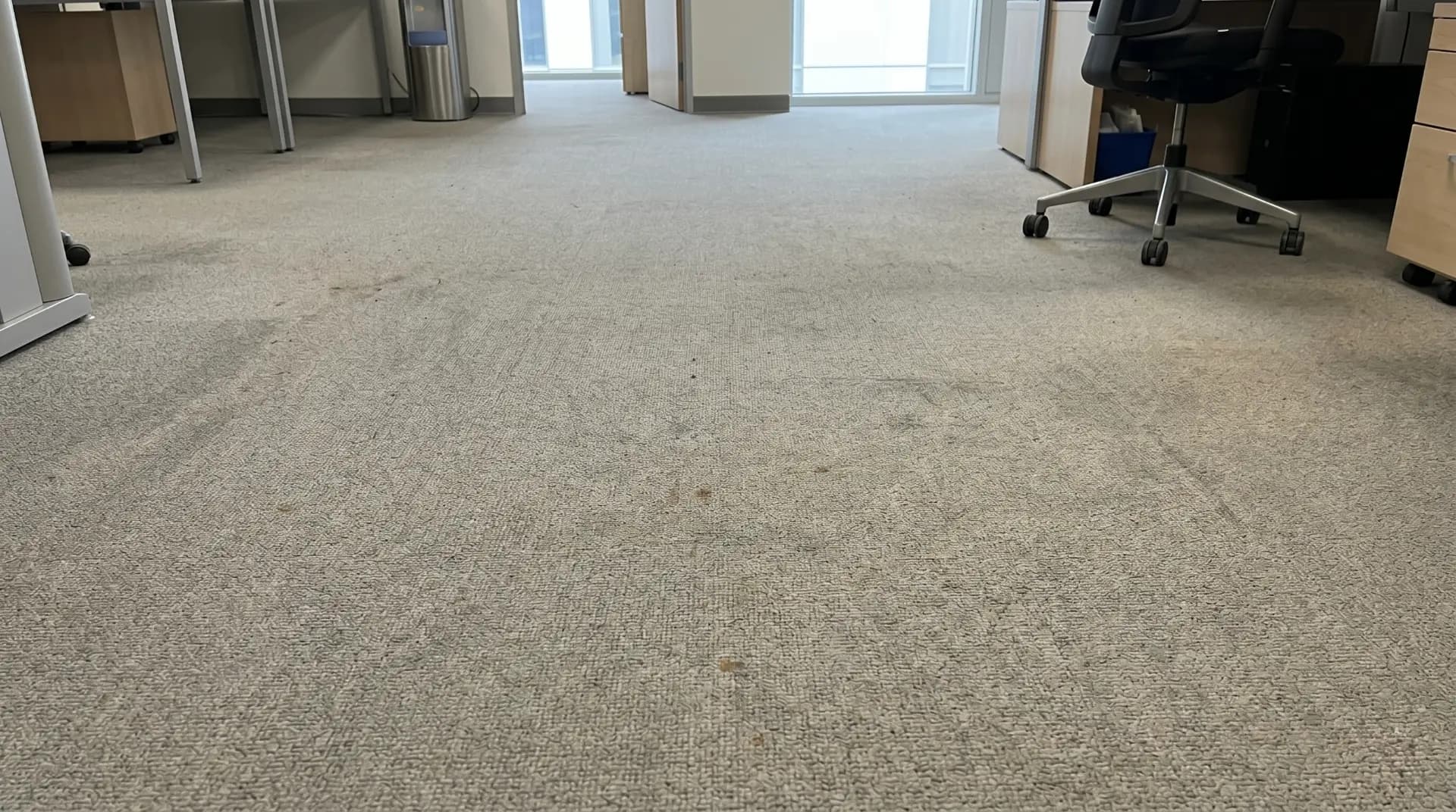 Büro vor der professionellen Reinigung